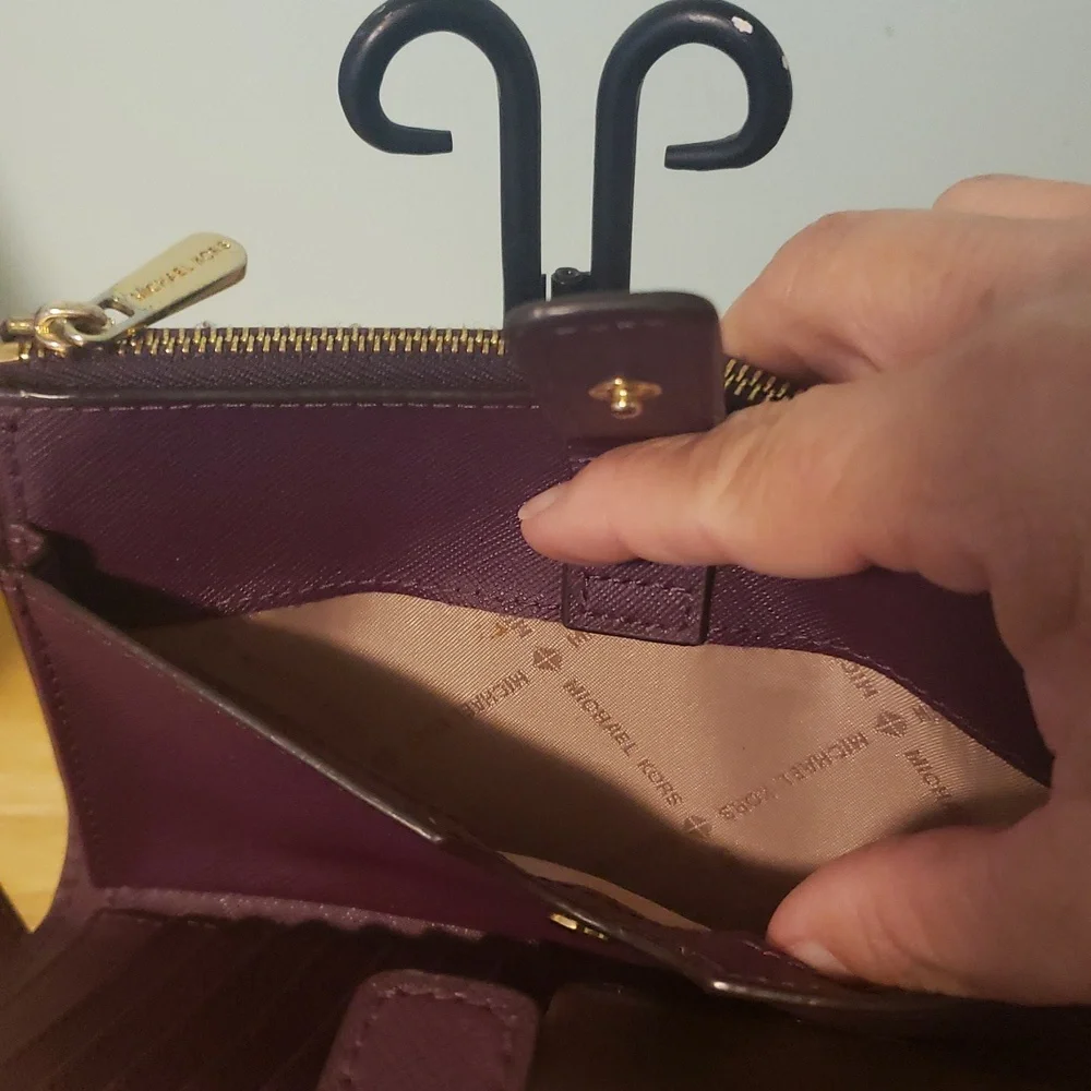 Michael Kors compact michael