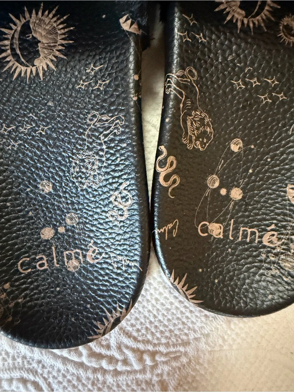 Calme comfortable black