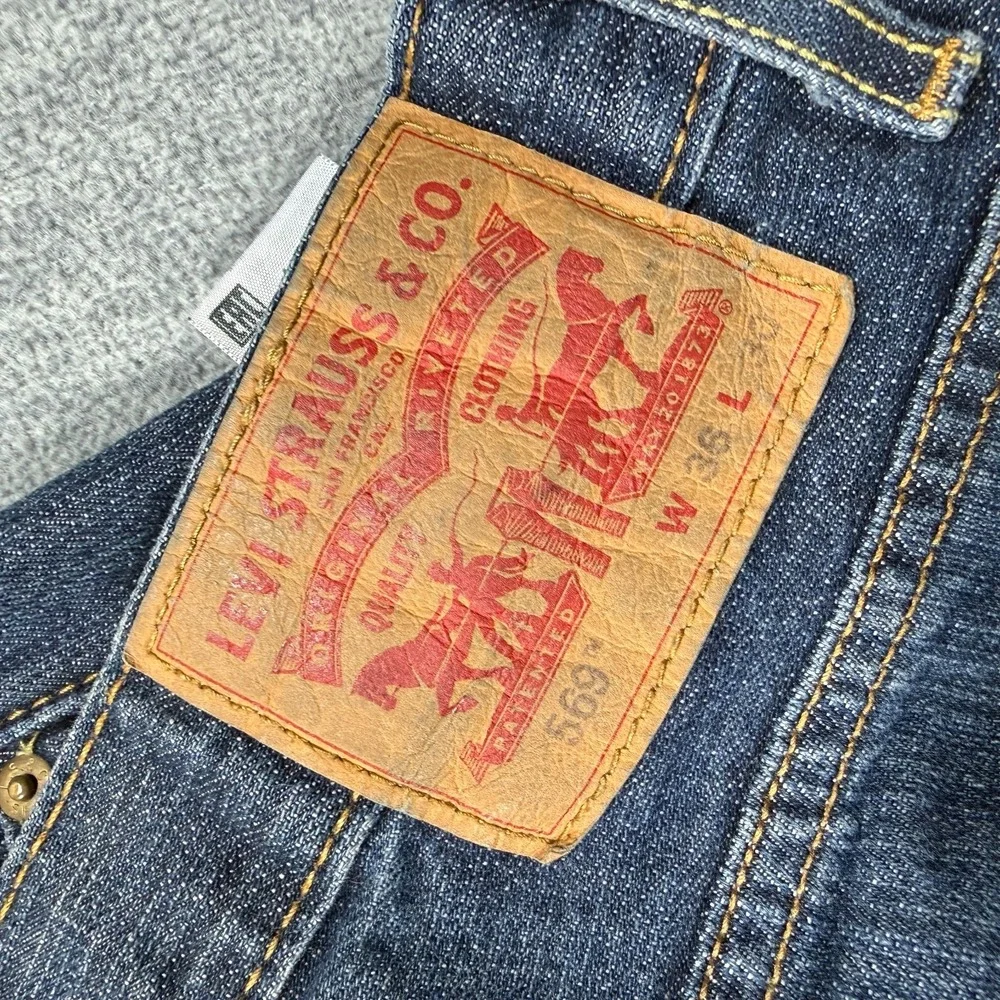 Levis levi 569