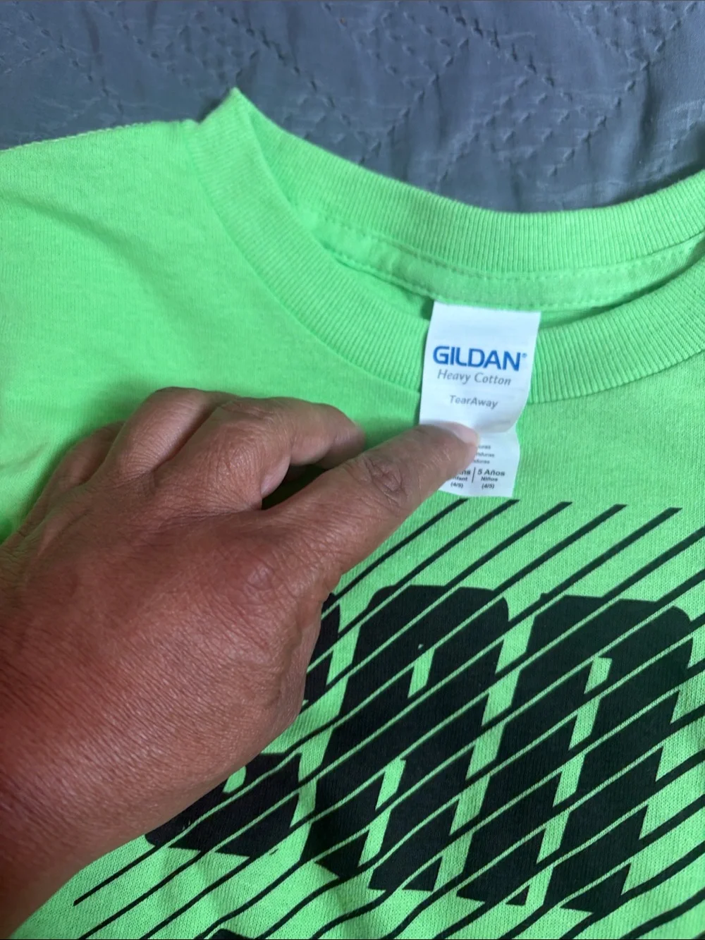Gijdan featuring text