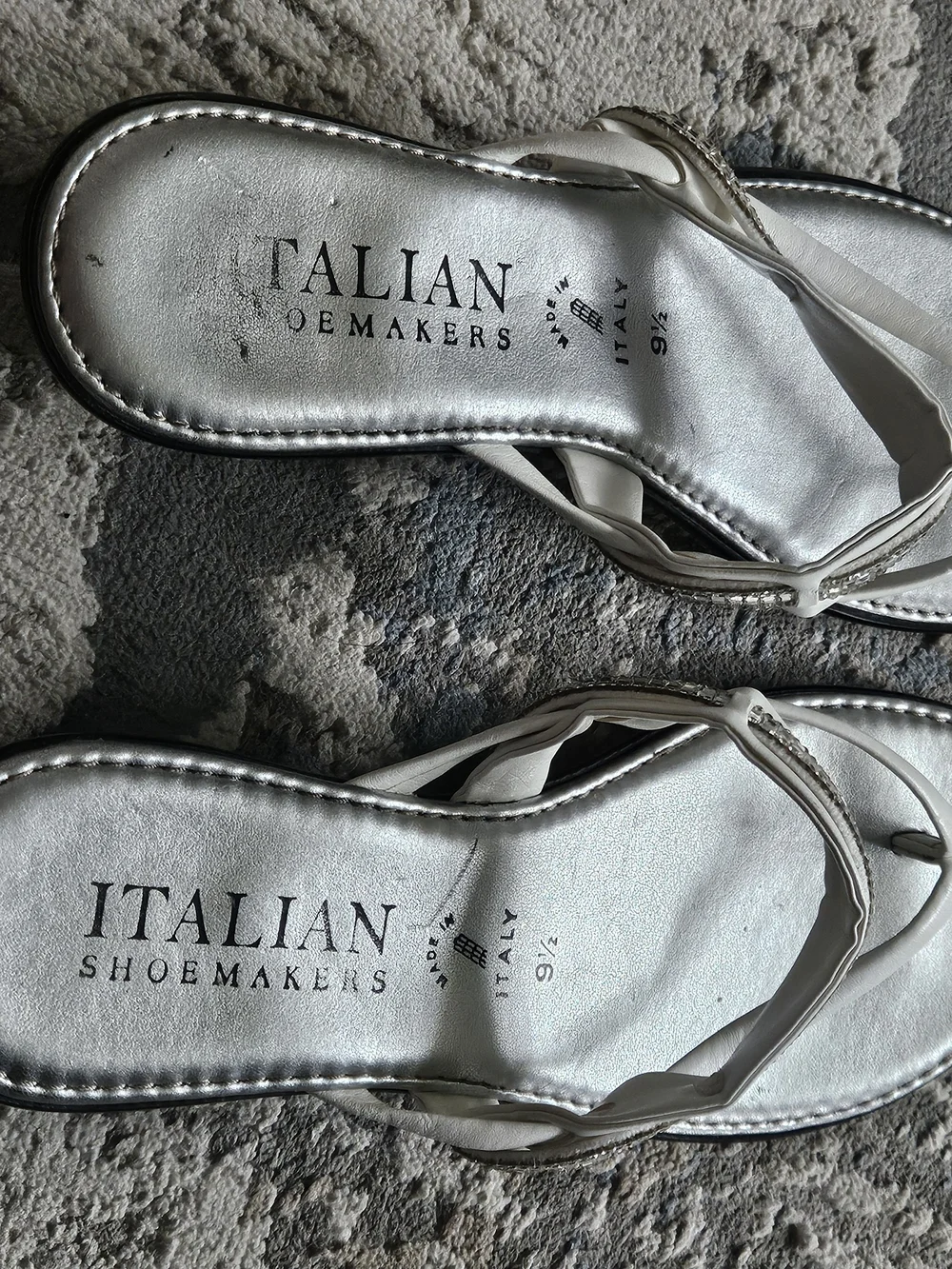 Italian Shoemakers ​sole thong subtle