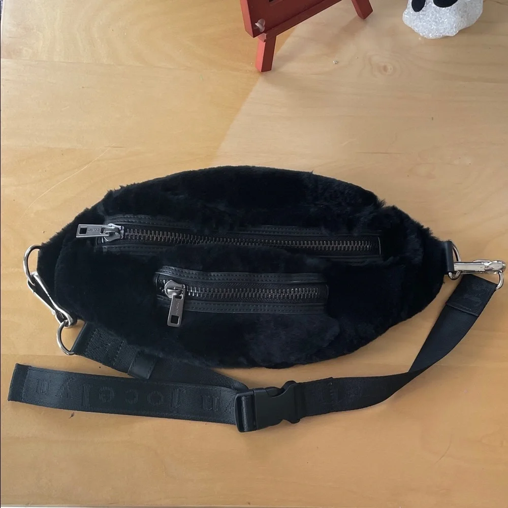 jocelyn plush black