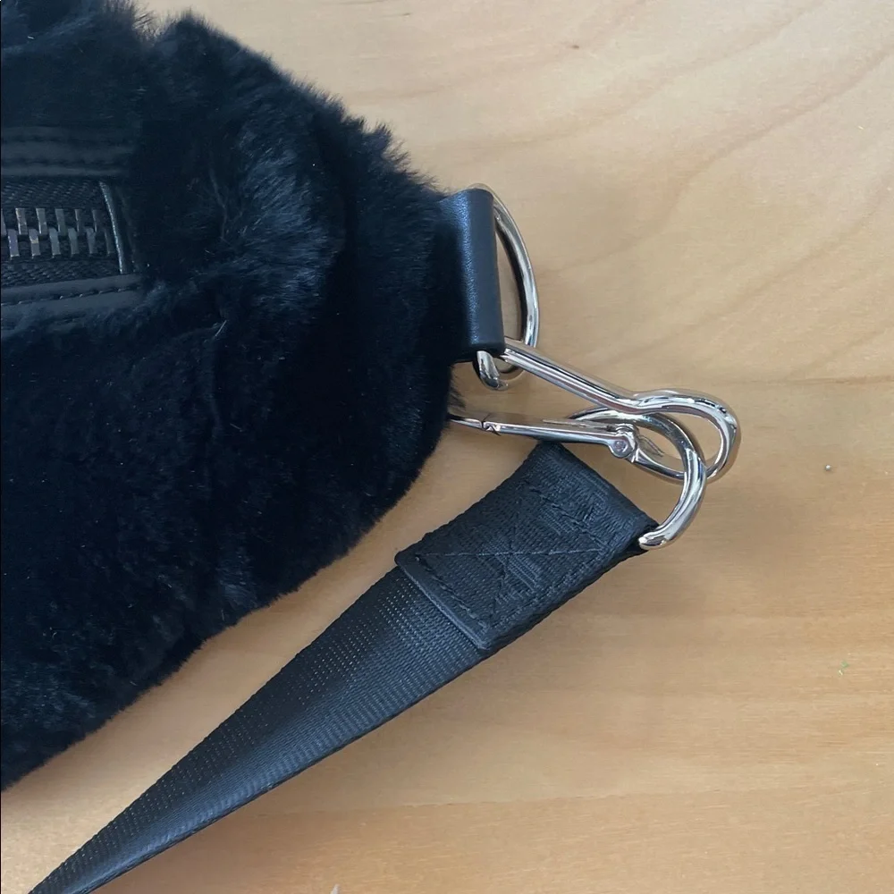 jocelyn plush black