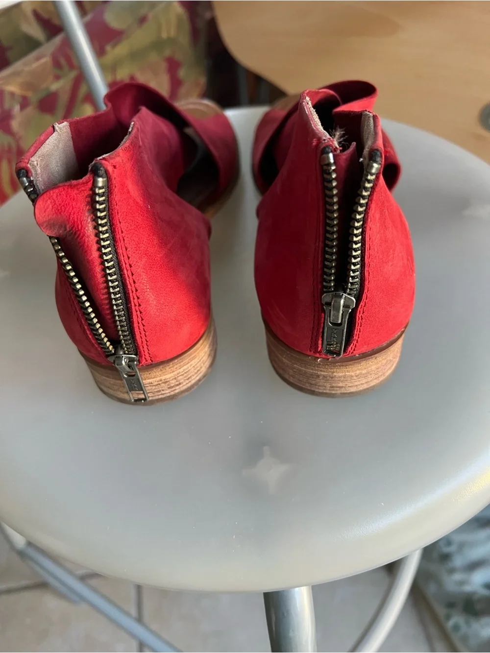 ROAN stylish red