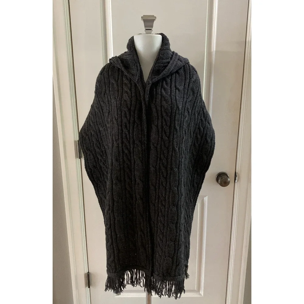 Aran Crafts Hooded Scarf Ireland One Size Gray Merino Wool Cable Knit Fringe
