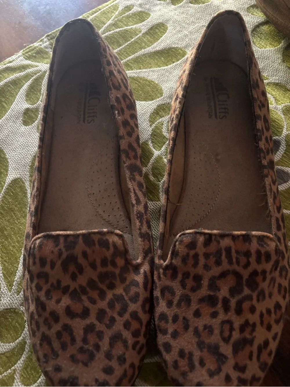 Cliffs by WHITE MOUNTAIN leopard print