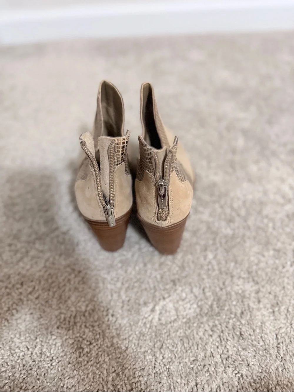 Vince Camuto vince camuto