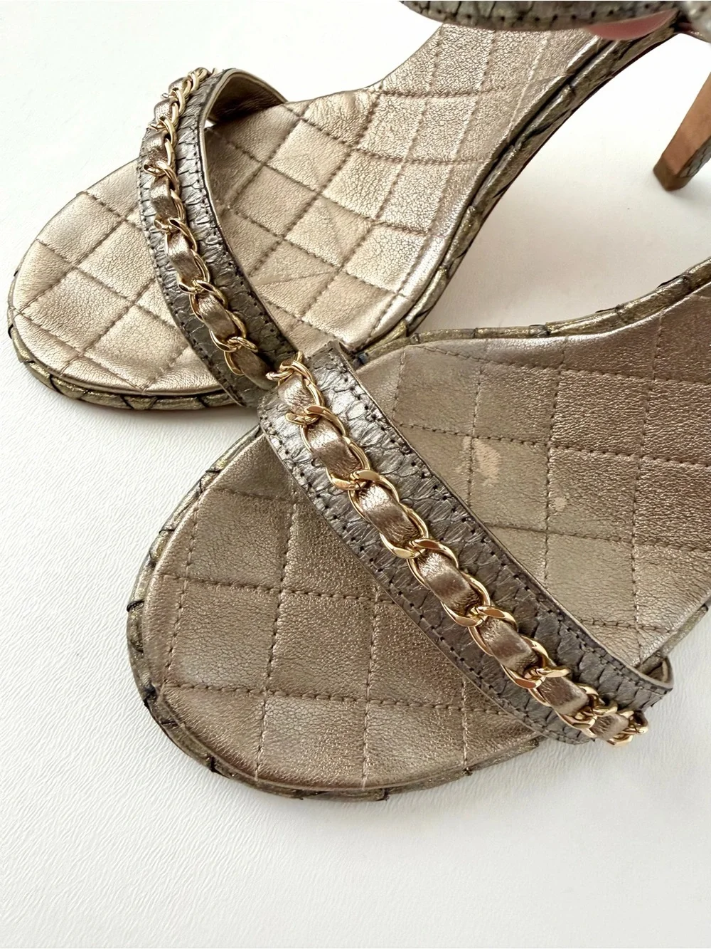 CHANEL good preowned