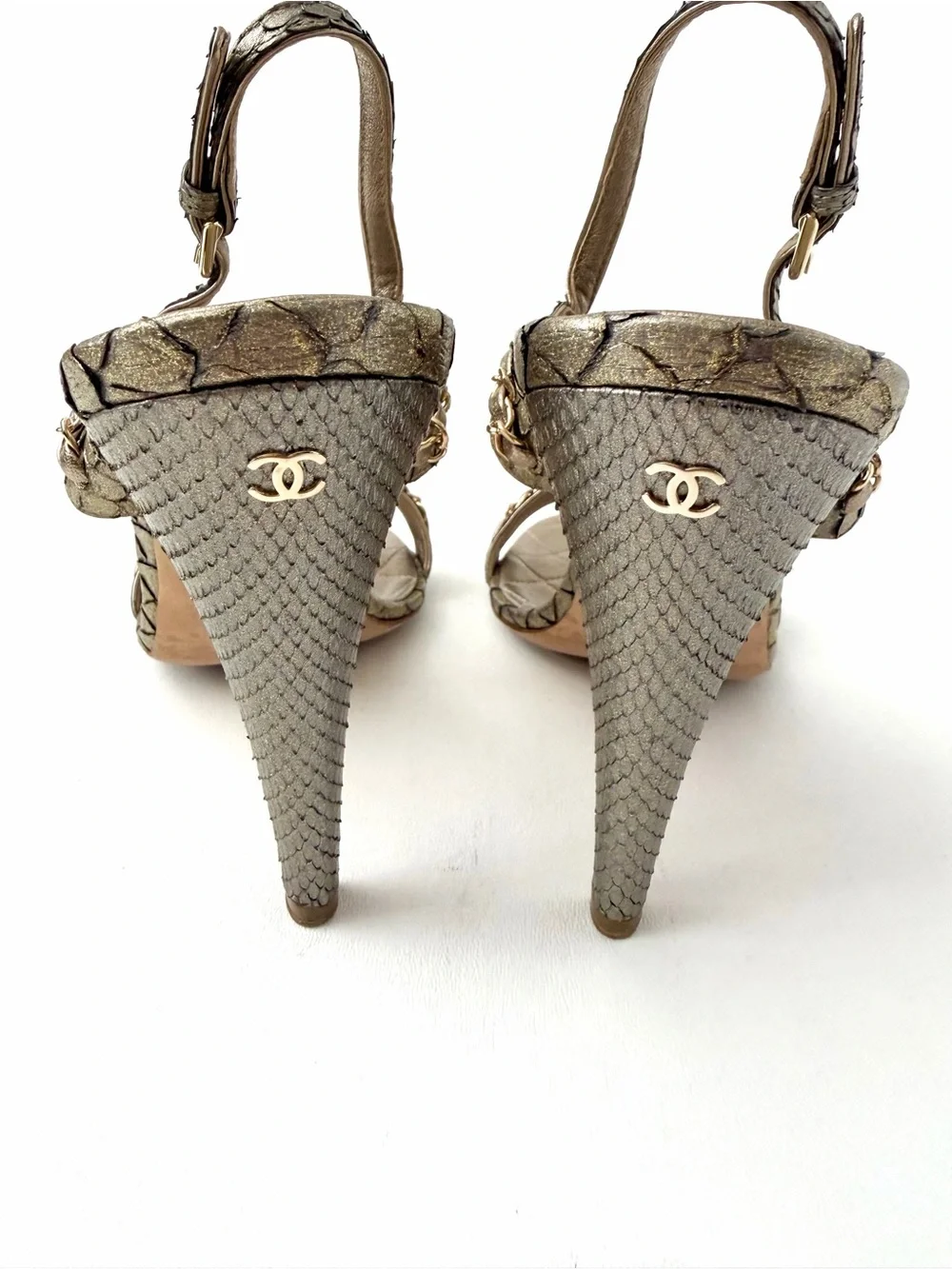 CHANEL good preowned