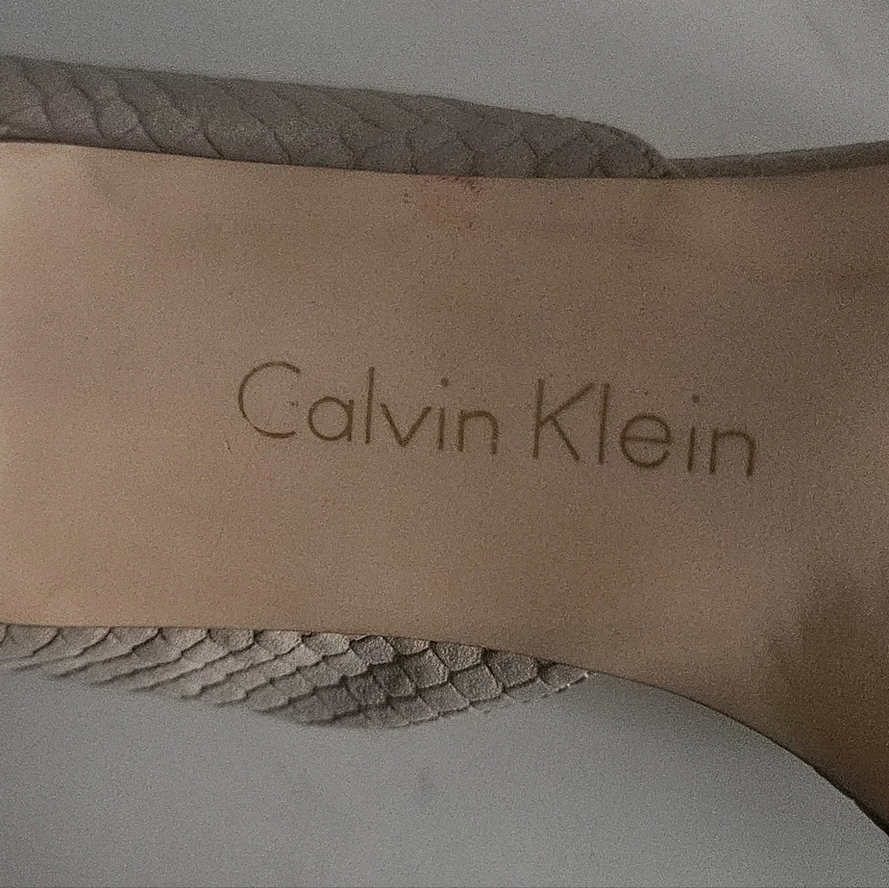 Calvin Klein pretty romantic
