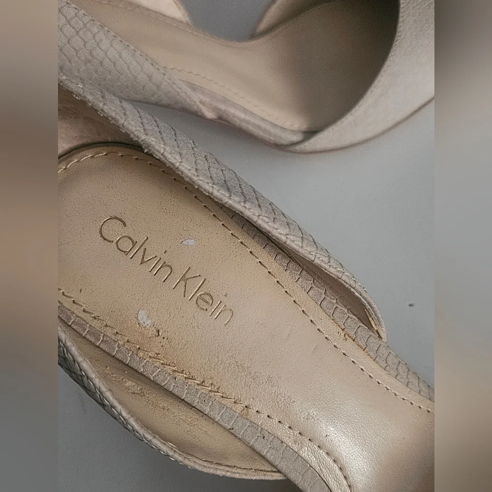 Calvin Klein pretty romantic