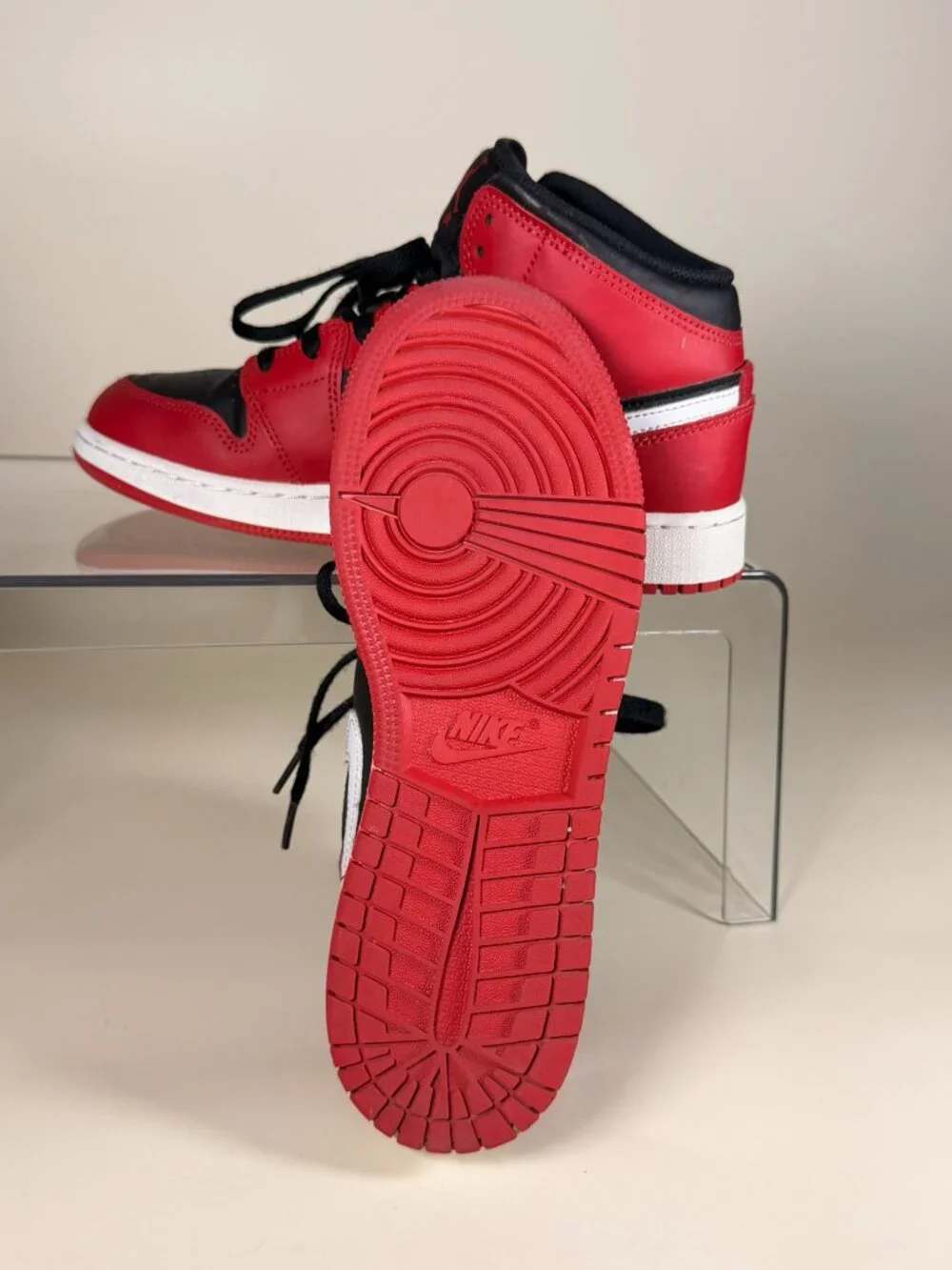 Air Jordan 1 Mid Bred Toe GS Sneakers Kids Size 6Y