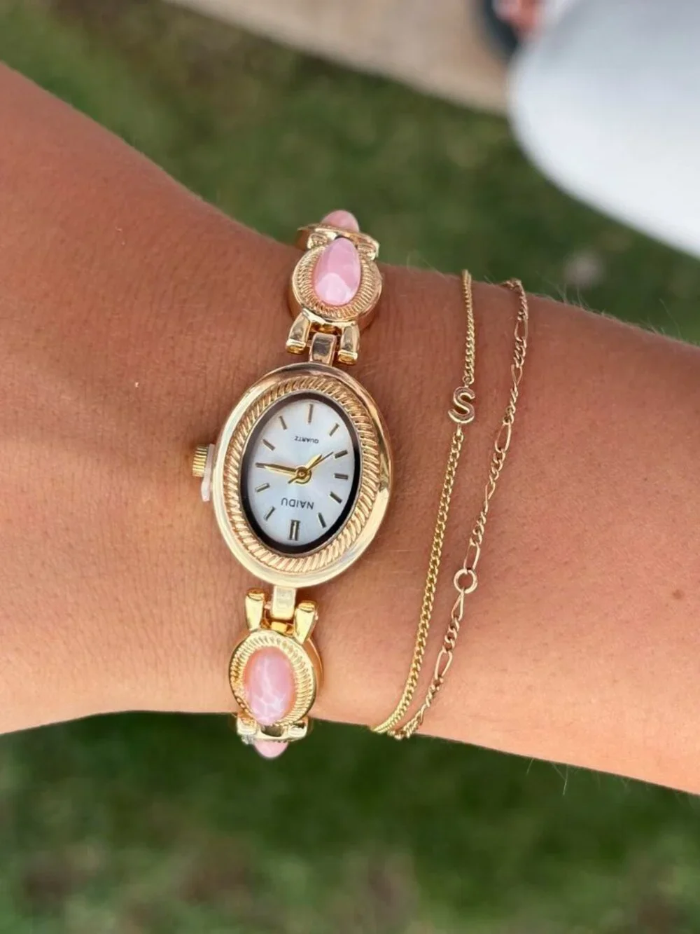 N/A gold tone