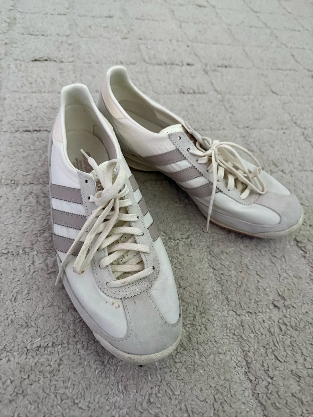 adidas Women's Sneakers in White and Light Gray