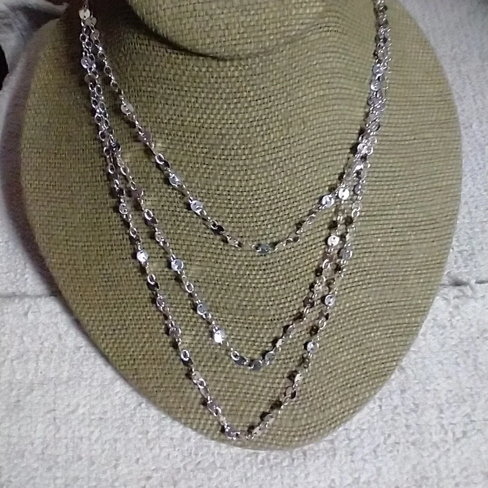 Silvertone reflective shiny 3 row chain necklace