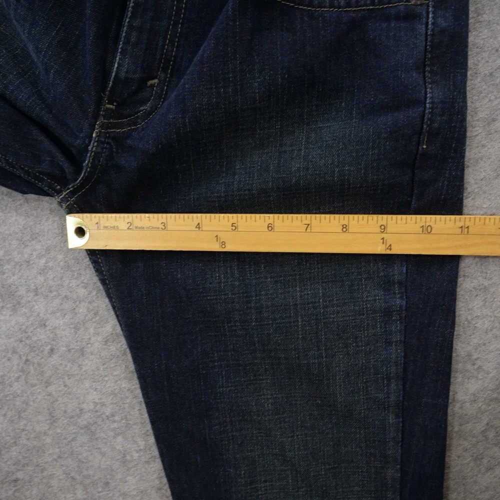 Levis gently pre