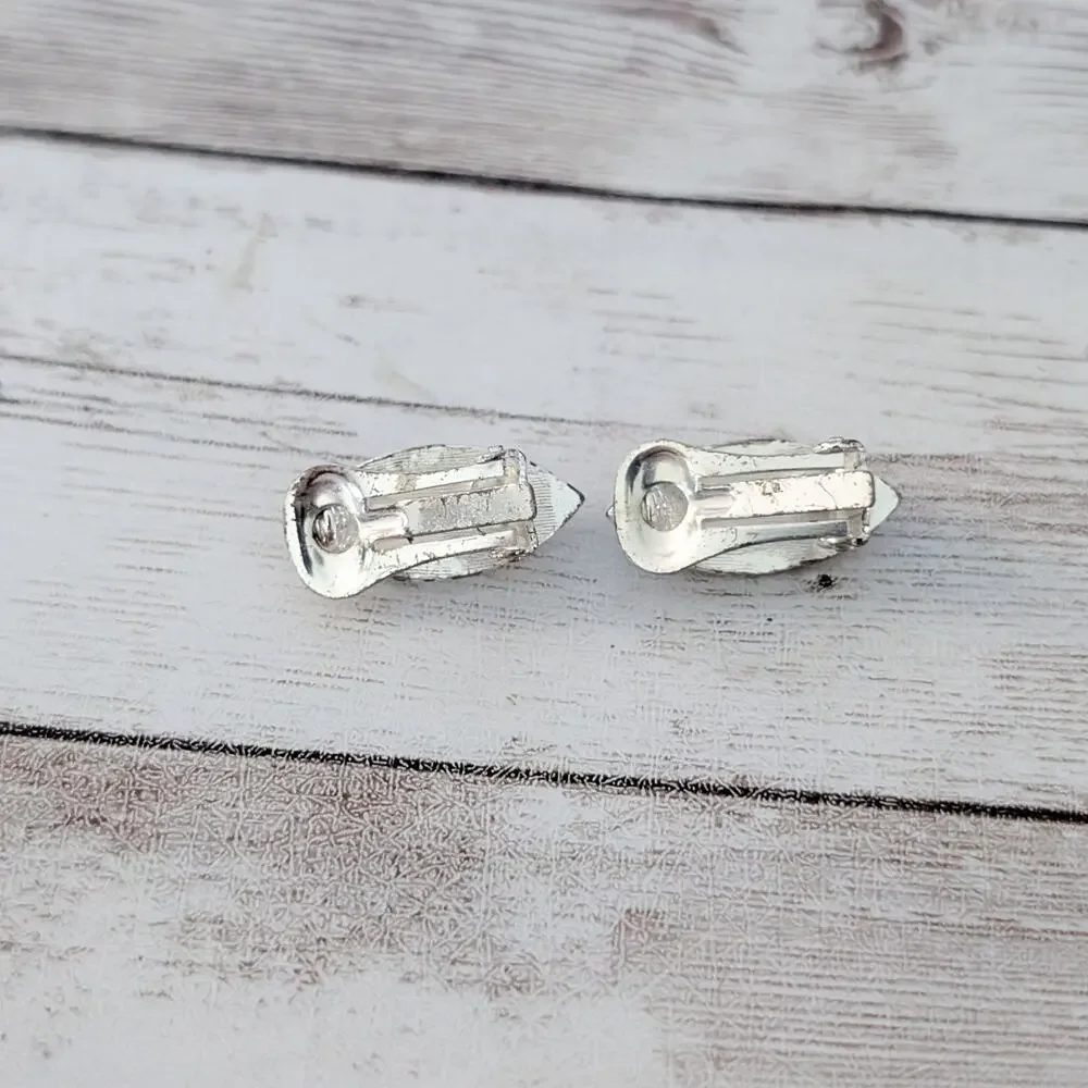 Vintage clip earrings