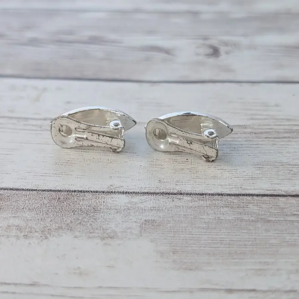 Vintage clip earrings