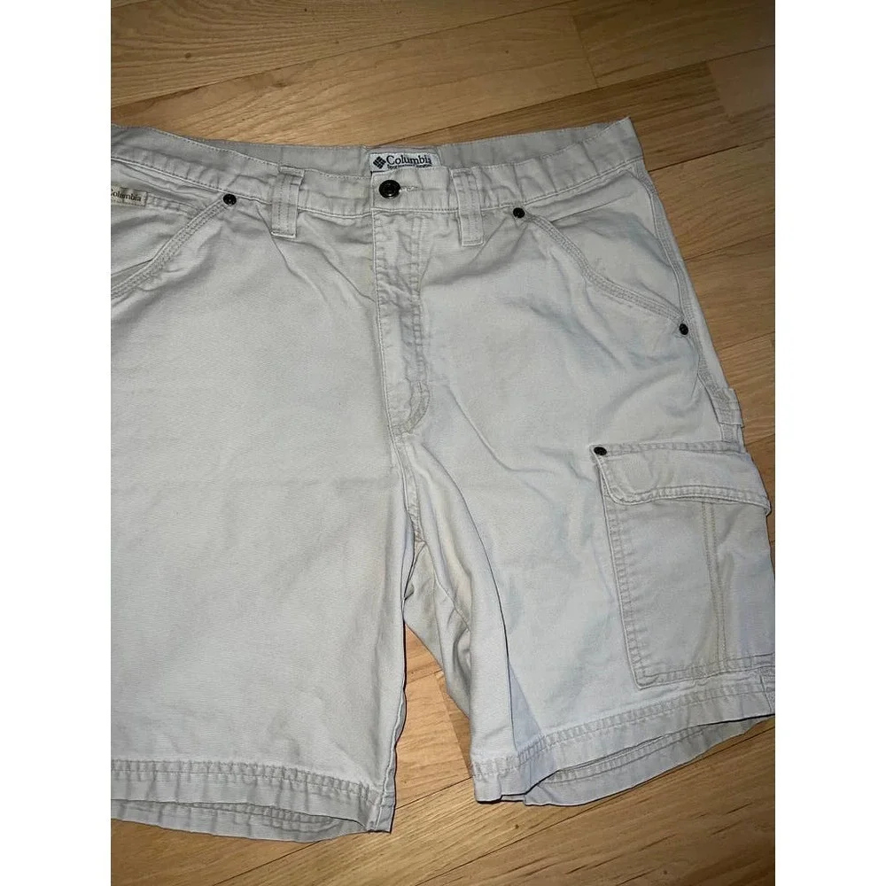 Columbia Cream Cargo Shorts