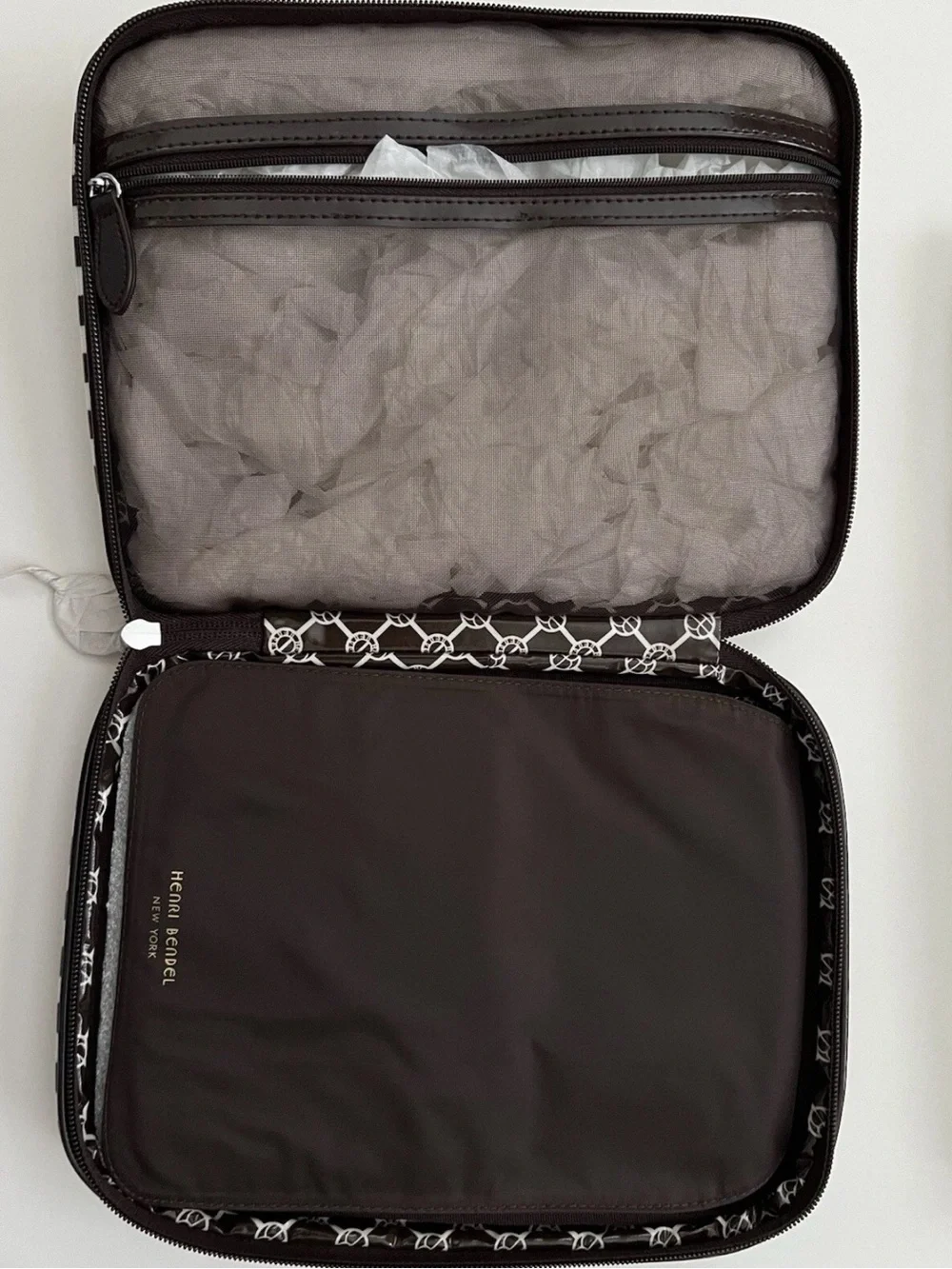 henri bendel zipped rare inside