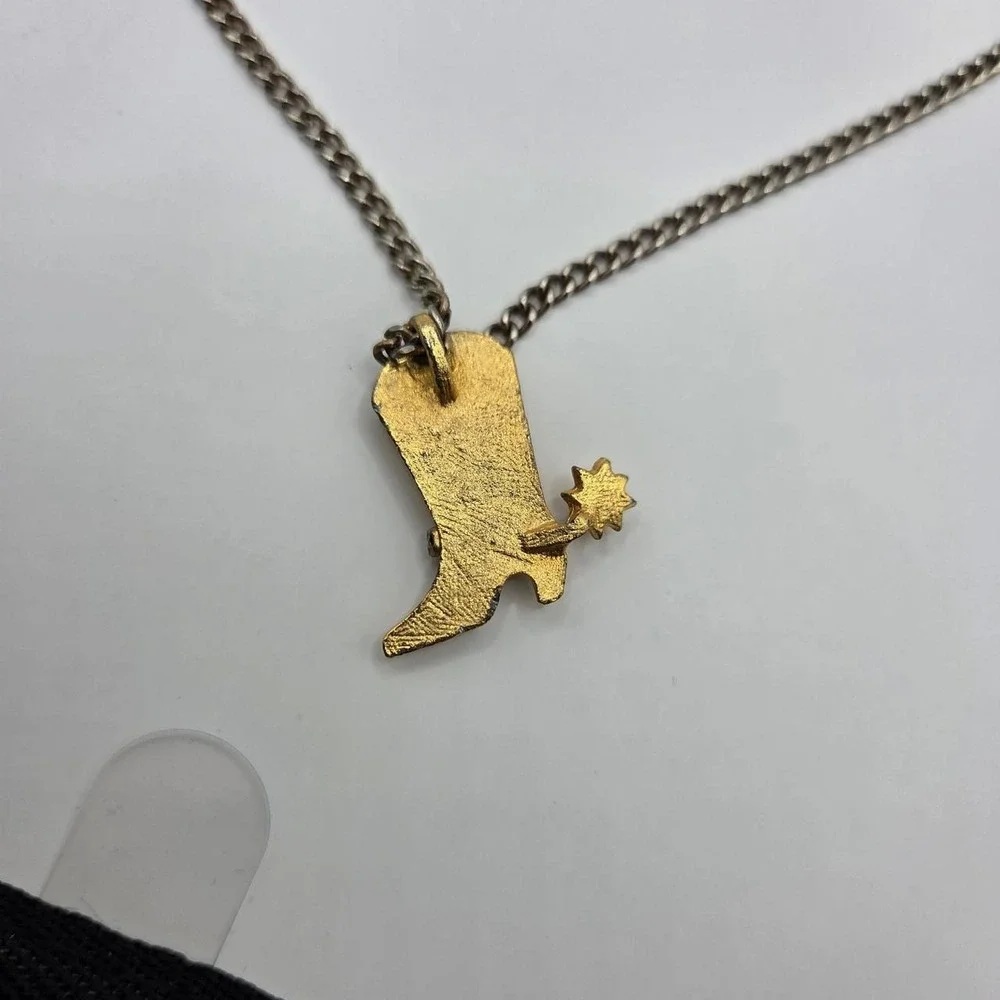 Unbranded gold tone