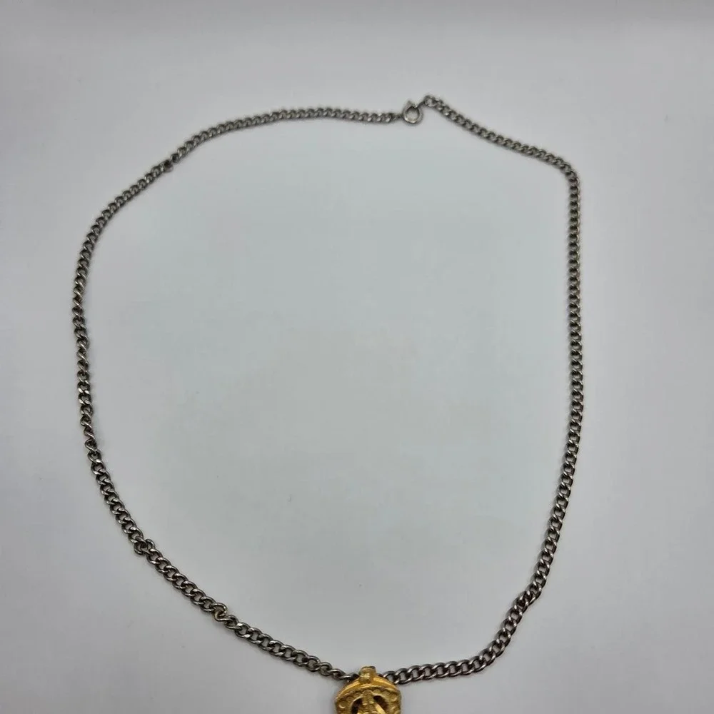 Unbranded gold tone