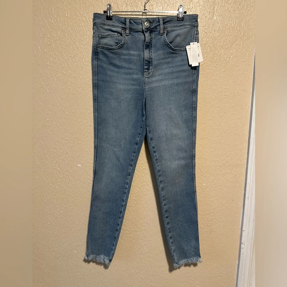 Free People laying 17” stretchy