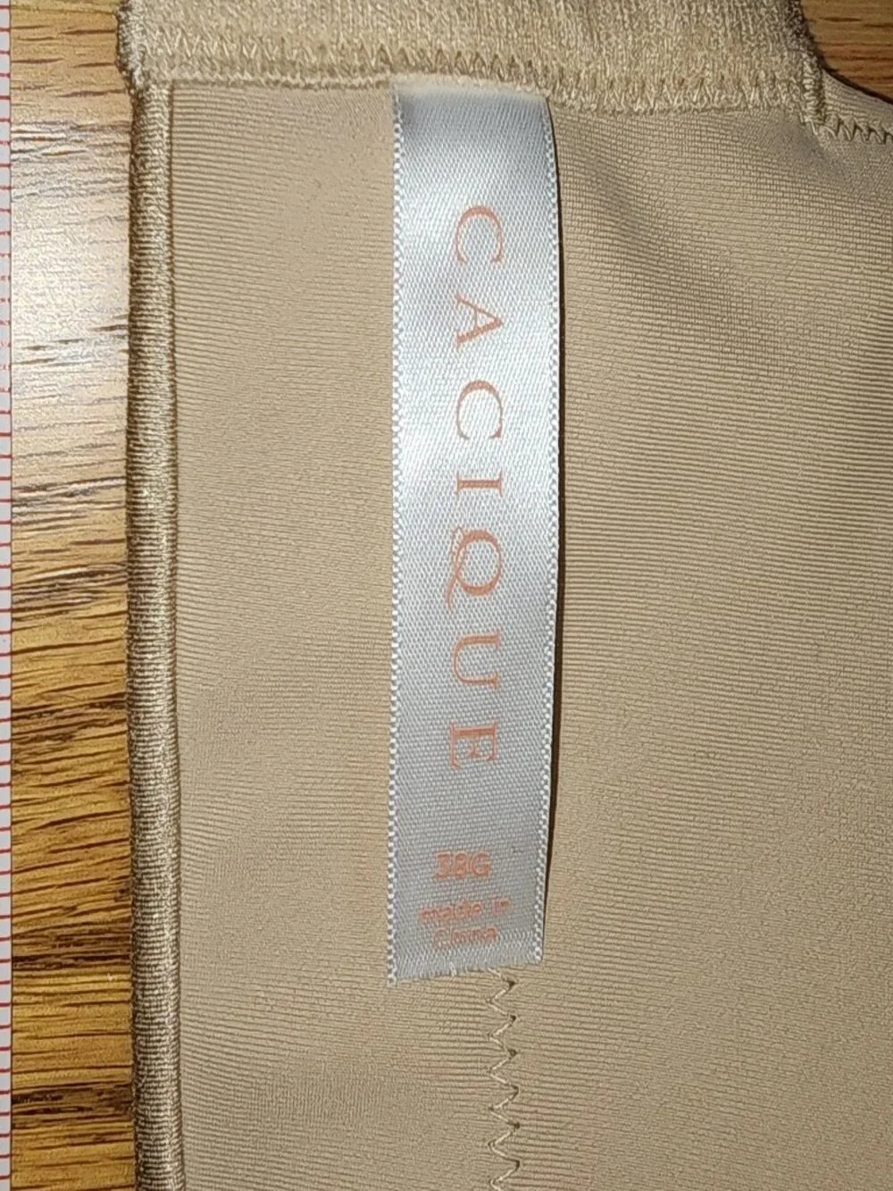 Cacique lightly lined