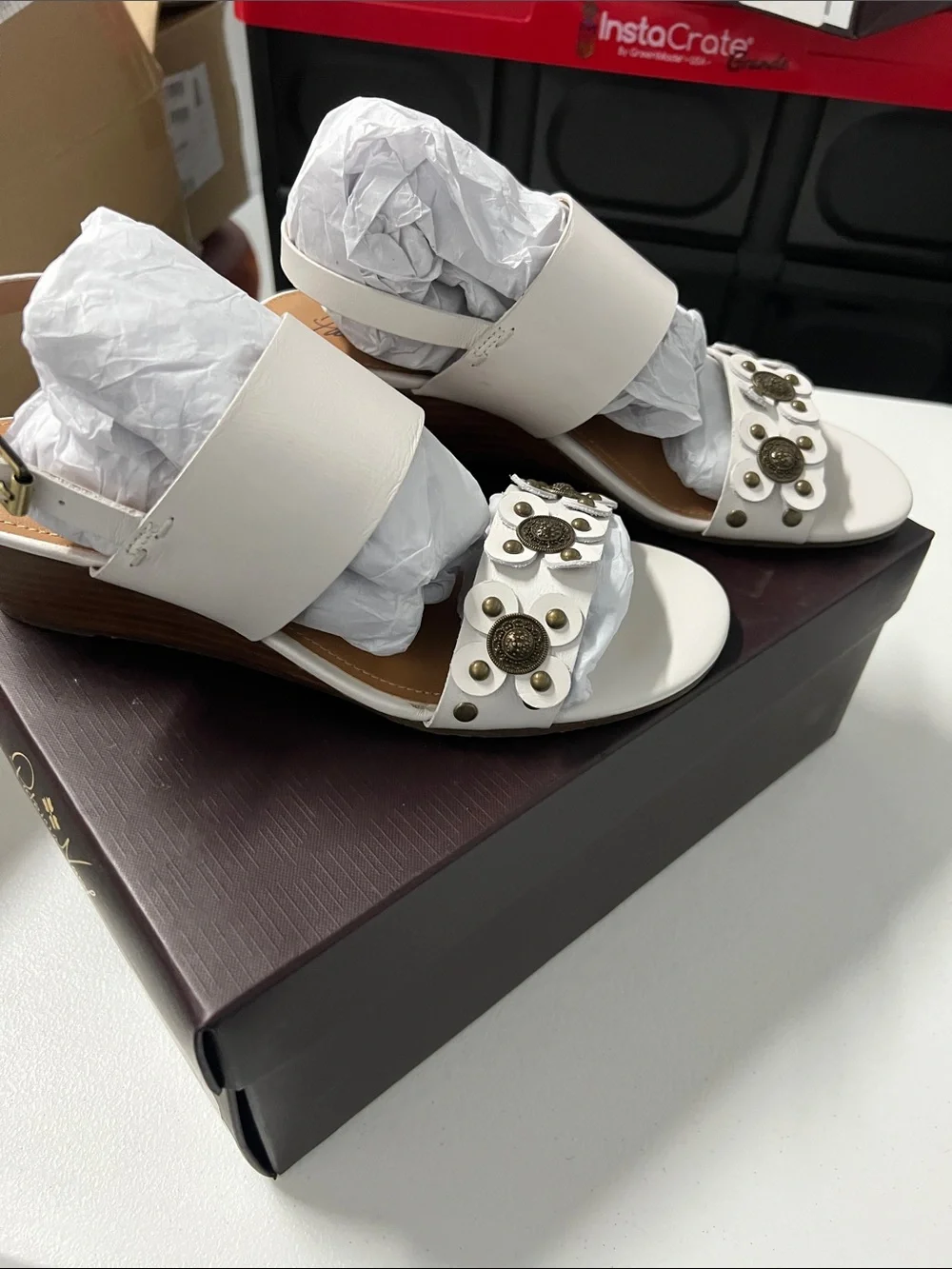 Patricia Nash upper	leather closure	buckle