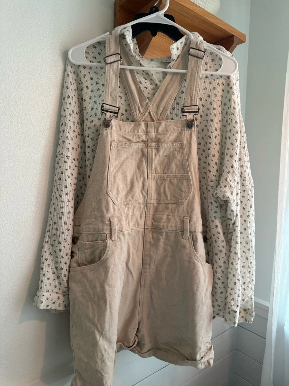 Shop dahl light beige