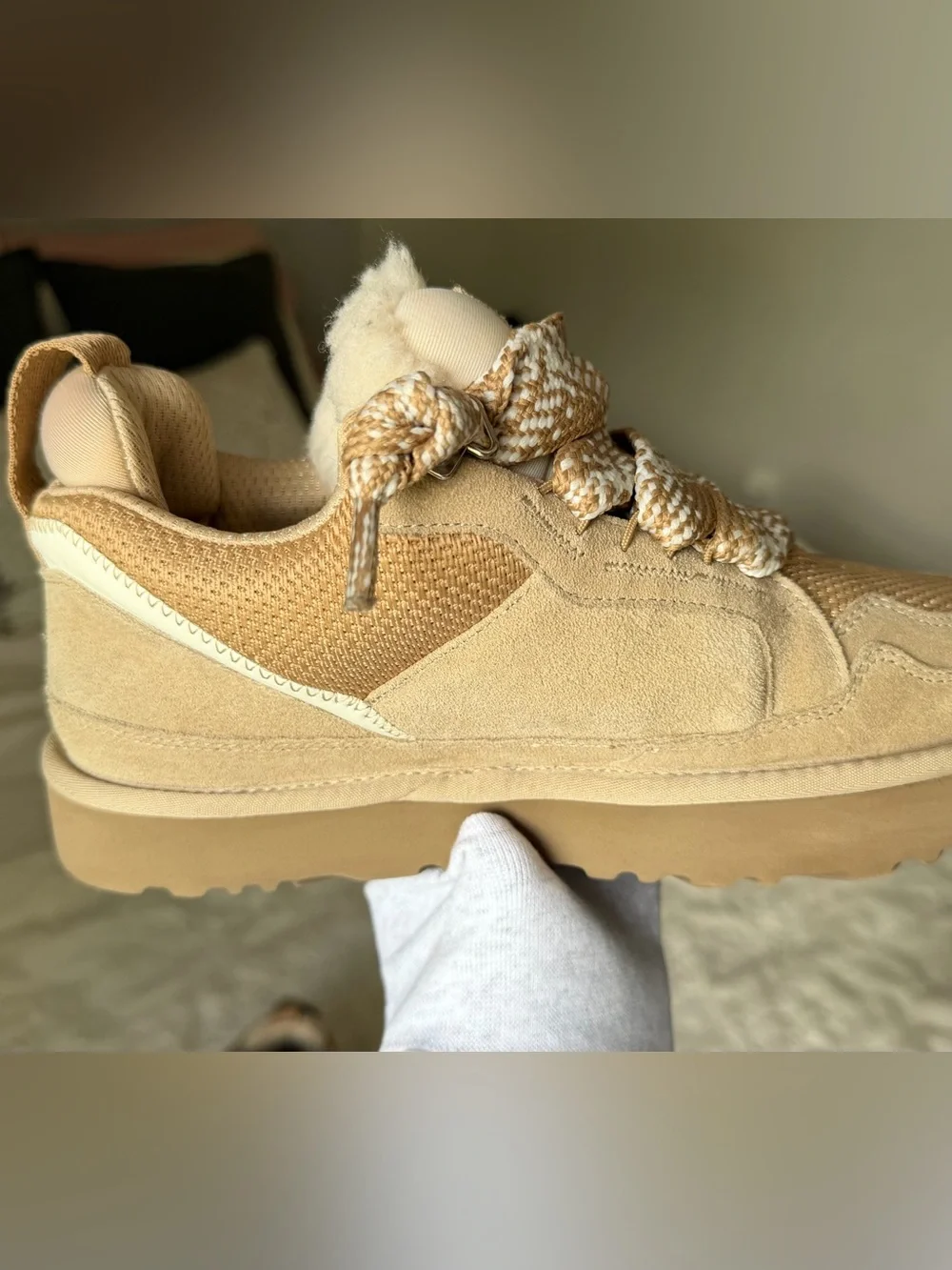 UGG lowmel suede