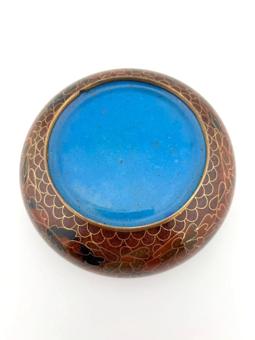 N/A vintage round