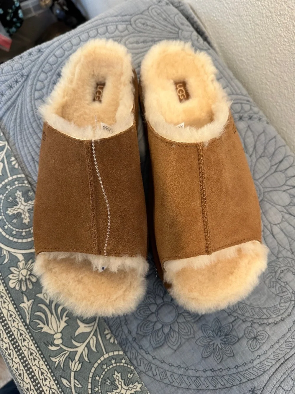 UGG GREENPORT SLIDE. NWOT. 10