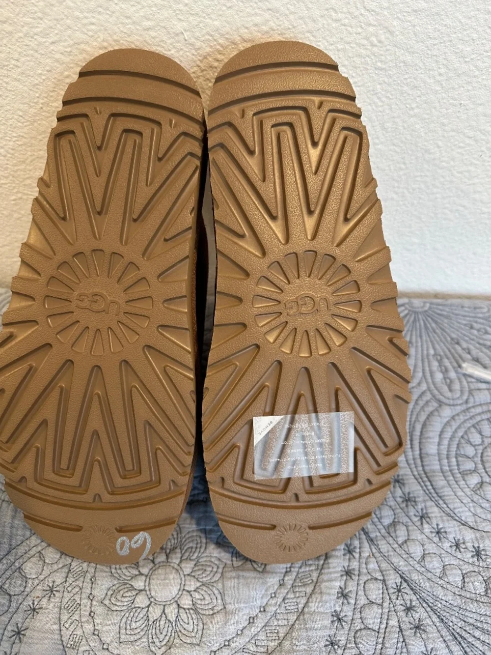 UGG GREENPORT SLIDE. NWOT. 10