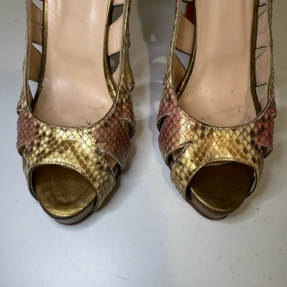Christian Louboutin Fontanete Pink and Gold Metallic Snakeskin Peep Toe Pumps 39