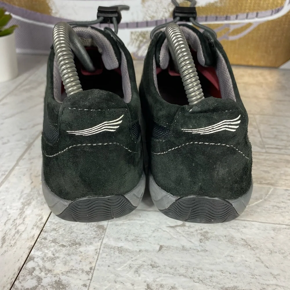 Dansko size 37