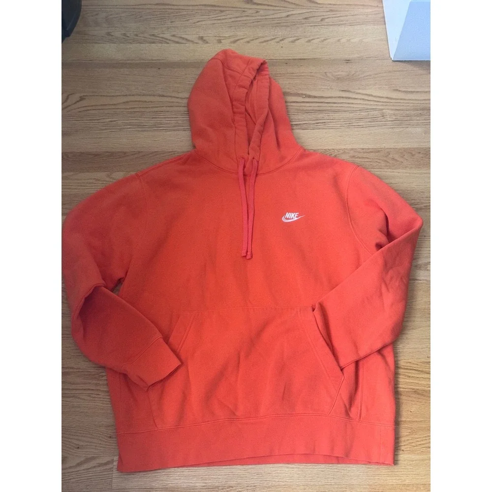 Nike sportswear club