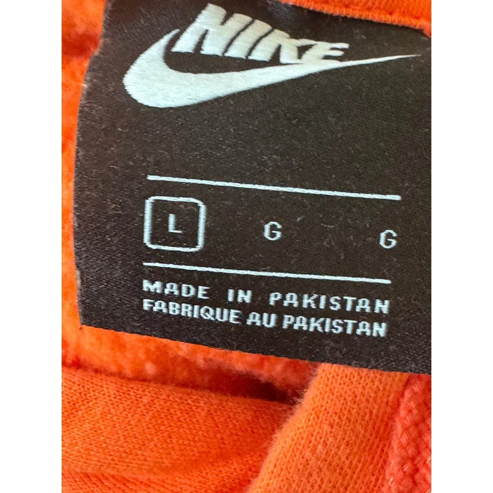 Nike sportswear club