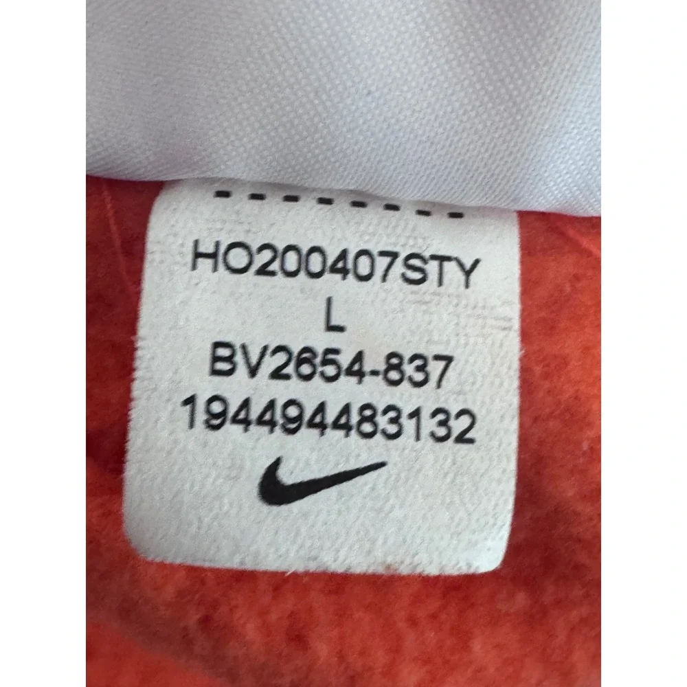 Nike sportswear club