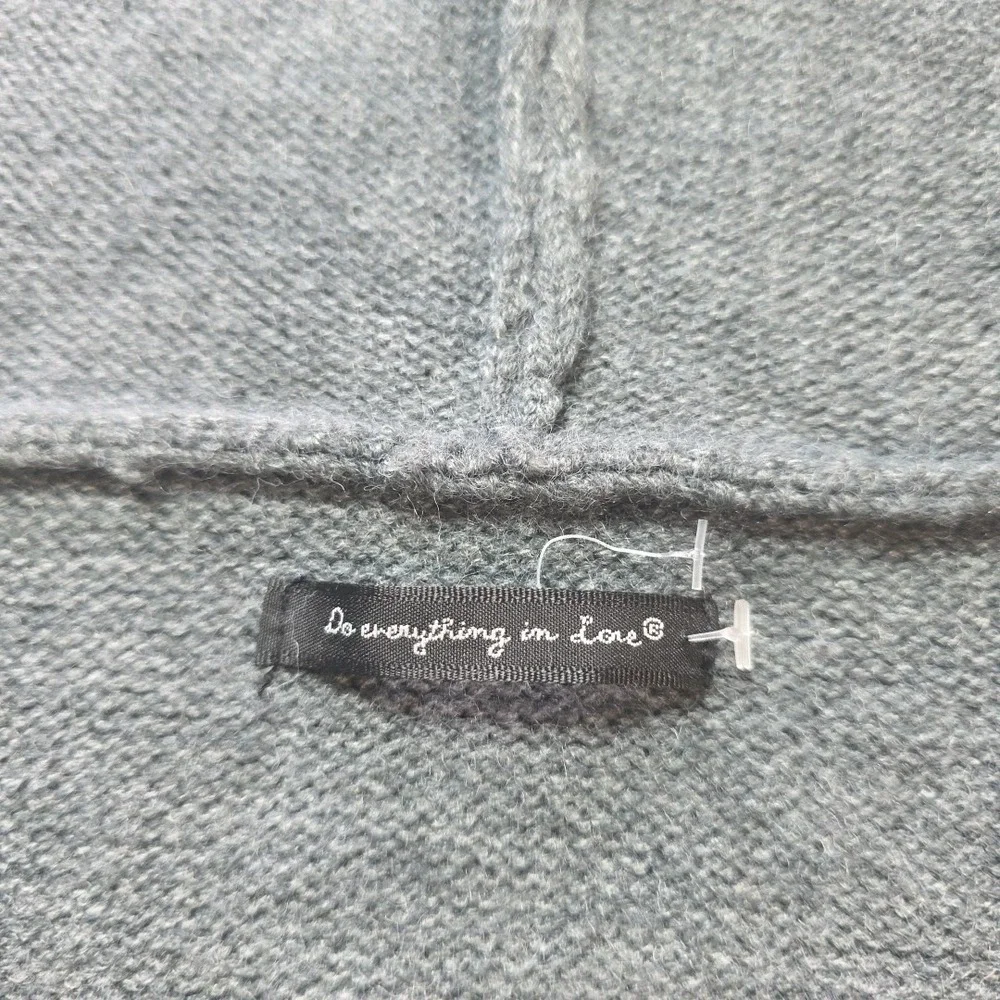 Do everything in love sleeves are