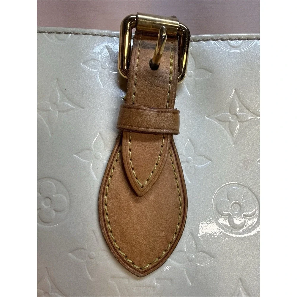 Louis Vuitton think serial