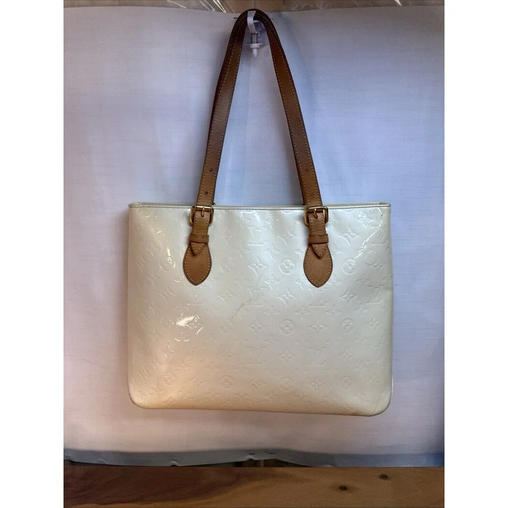 Louis Vuitton think serial