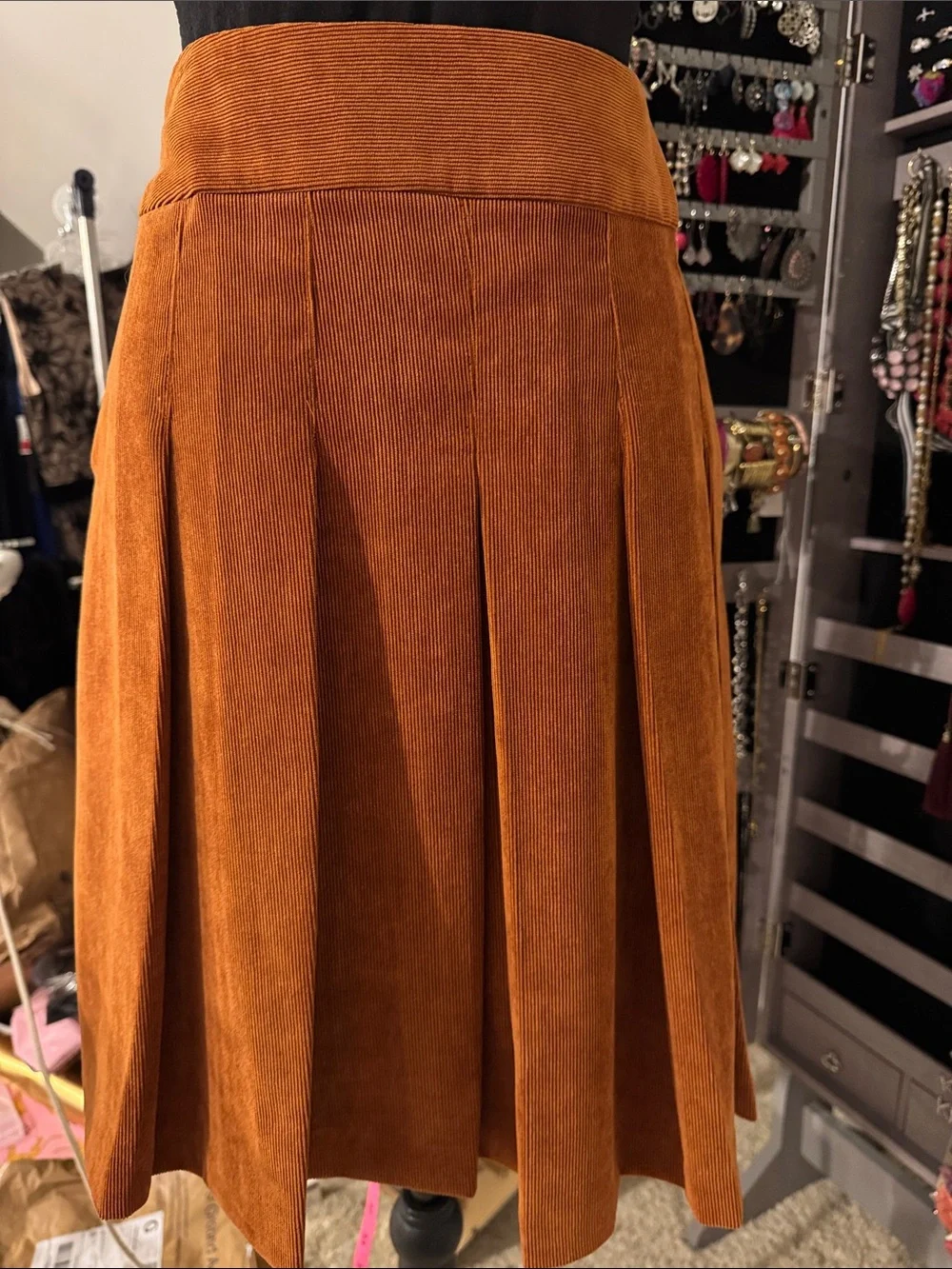 Chelsea & Theodore line corduroy