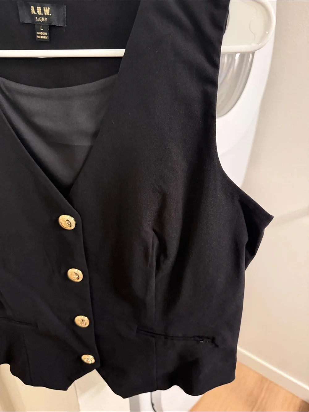 AUW sleeveless black