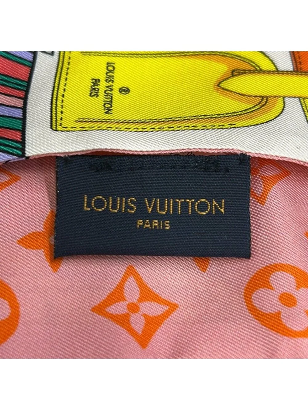 Louis Vuitton category scarf