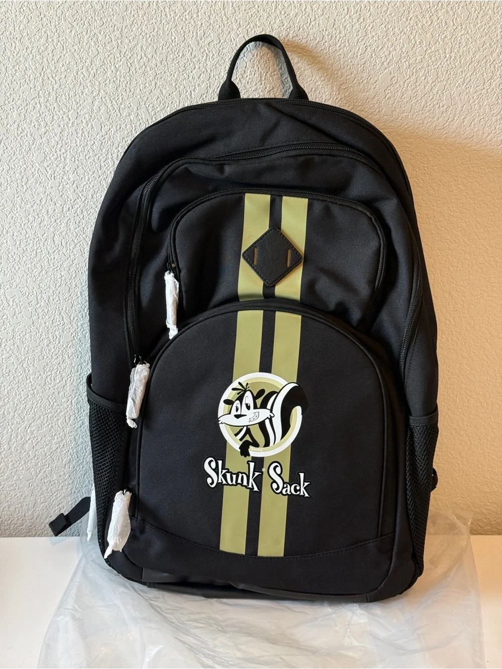 Skunk Brand Smell Proof Backpack BRAND NEW UNUSED !