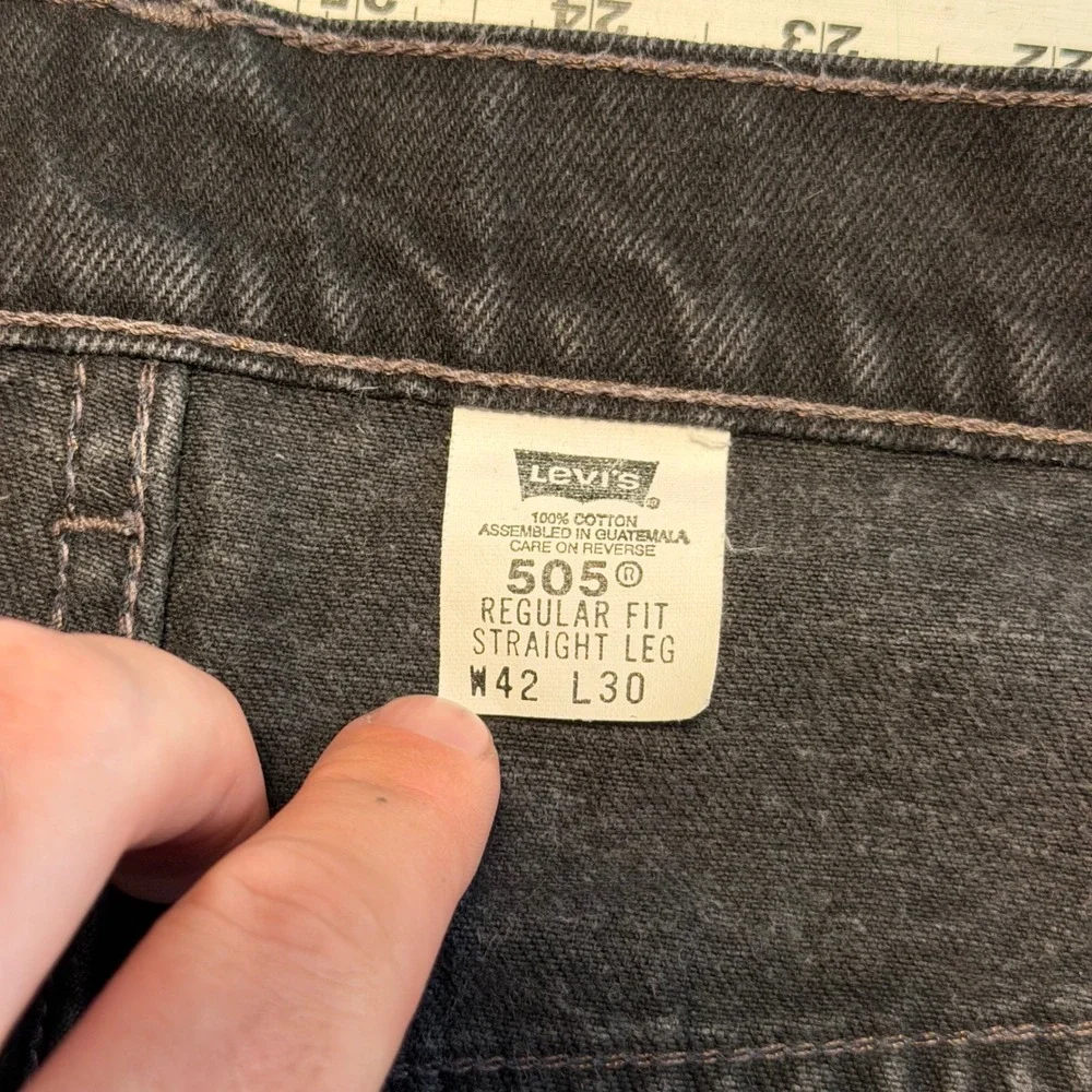 Levis measurements shown