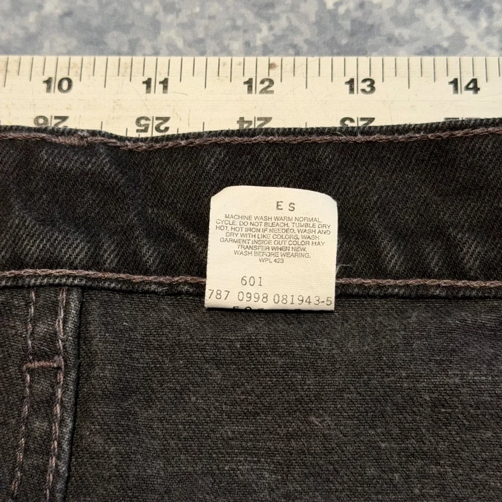 Levis measurements shown